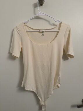 H&M Cream Scoop Neck Short Sleeve Bodysuit